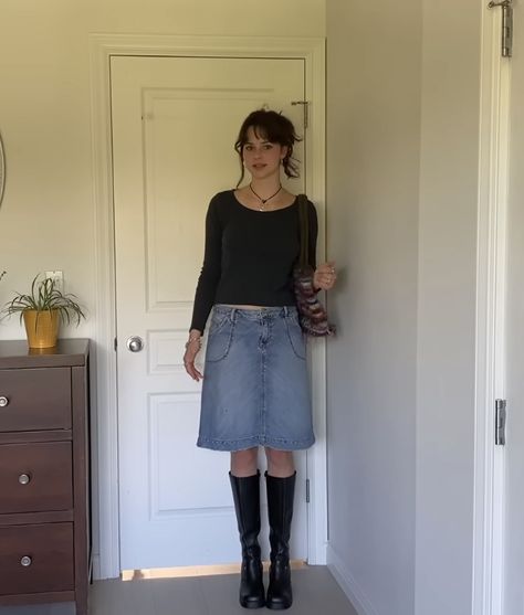 Kate Brock Aesthetic, Kate Brock Fall Outfits, Kate Brock Winter Outfits, Winter Outfits Doc Martens, Grandpa Outfit Aesthetic, Kate Brock Outfits, Jeans Outfit Sweater, Grandpa Sweater Outfit, Kate Brock