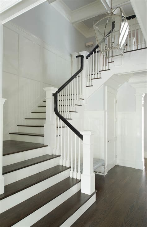 Best 5 Stairs Stained Darker Than Floor #stairs #stairsdesign #design #ideas Colonial House Interior, Interior Door Colors, Layout Portfolio, Wood Stair Treads, Dutch Colonial Homes, White Staircase, Colonial Interior, Traditional Interior Design, Dutch Colonial