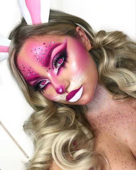 Charlotte O’Connor MUADoll Beauty. Easter Sfx Makeup, Extreme Makeup Looks Halloween, Easter Makeup Looks, Bunny Halloween Makeup, Bunny Makeup, Cat Halloween Makeup, Halloweenský Makeup, Holloween Makeup, Doll Beauty