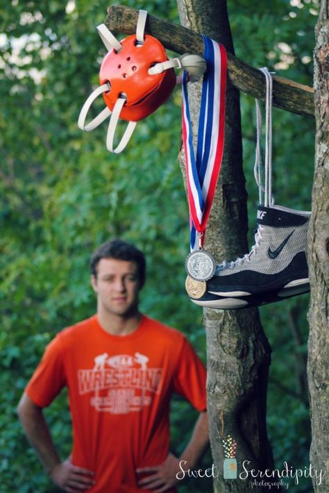 18 Winning Senior Picture Ideas for Guys Senior Picture Guys Outfits, Senior Pictures Wrestling Ideas, Senior Picture Ideas For Wrestlers, Senior Picture Ideas For Guys Wrestling, Wrestling Senior Picture Ideas, Senior Pictures Wrestling, Senior Wrestling Pictures, Multi Sport Senior Pictures, Wrestling Photoshoot