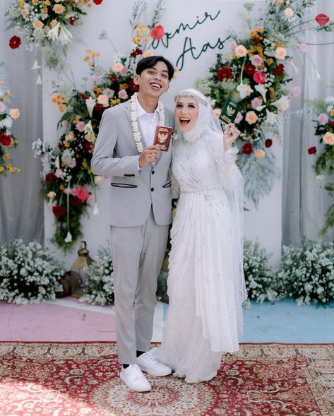 Baju Pengantin Muslimah Wedding, Baju Akad Nikah Muslim Simple, Akad Nikah Dress, Melayu Wedding Dress, Style Dress Korea, Akad Dress, Wedding Dress Korean Style, Foto Akad, Wedding Dress Korean