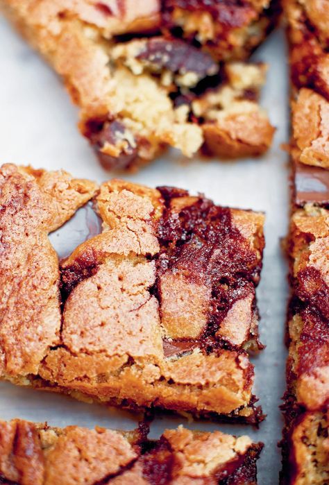 The Violet Butterscotch Blondie from The Violet Bakery Cookbook is an incredible weekend treat! Claire Ptak, Bakery Owner, Butterscotch Blondies, Blondie Recipe, Blondies Recipe, Bakery Recipes, Baking Tins, No Bake Treats, Pinch Of Salt