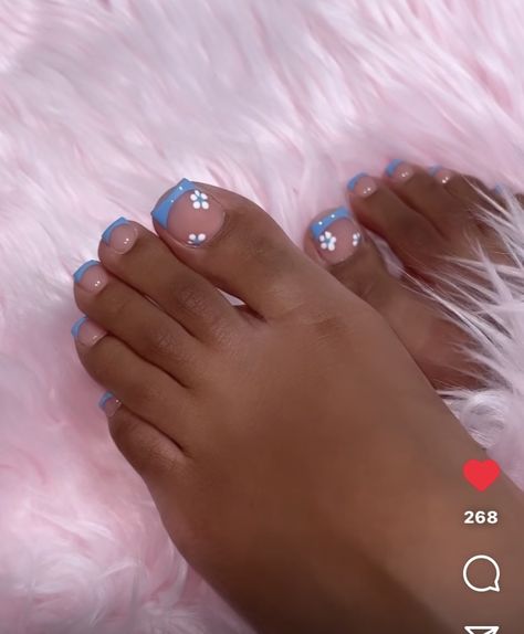 Simple Cute Toenail Designs, Baby Blue Toe Nails Ideas, Baby Blue French Tip Toes, Pink And Blue Toenails, Blue Toe Nails Ideas, Baby Blue Toe Nails Design, Blue Toes With Design, Light Blue Toe Nails Design, Blue Acrylic Toe Nails