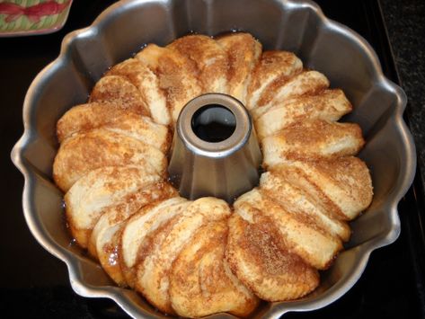 Breakfast Ring, Crescent Roll Dessert, Sticky Bun, Pillsbury Grands, Crescent Recipes, Baking Buns, Breakfast Sweets, Study Group, Bible Study Group