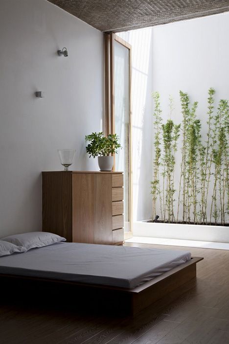 ANH House by Sanuki + Nishizawa Natural Bedroom Design, Japanese Bedroom, Minimalist Bedroom Decor, Natural Bedroom, Zen Bedroom, Minimalist Bedroom Design, Interior Minimalista, Eclectic Bedroom, Patio Interior