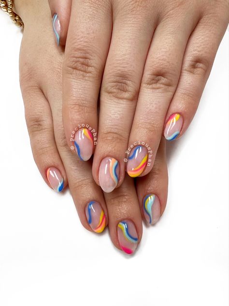 Simple Nail Art Swirls, Clear Nails With Swirl Design, Short Gel Nail Designs Abstract, Wavy Nail Design Short Nails, Clear Nails With Swirls, Short Swirl Nail Designs, Colorful Swirls Nails, Multicolor Swirl Nails, Short Wavy Nails