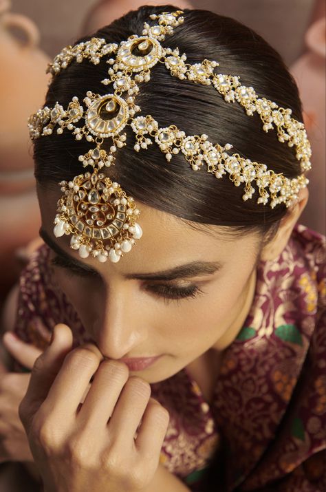 Mathapattis, sheeshphool, mangtikkas and more - This wedding season - Go big or Go home! #weddingseason #indianwedding #indianbride #hairaccessories #headband #mathapatti #sheeshphool #aesthetic #Kundan #Kundanjewellery #indianjewellery #wedmegood #explore #luxuryjewellery #indianwear #paisleypop Bangladeshi Wedding, Bridal Jewellry, Mang Tika, Timeless Jewellery, Sabyasachi Jewelry, Headband Gold, Indian Accessories, Sabyasachi Jewellery, Gold Jewellry