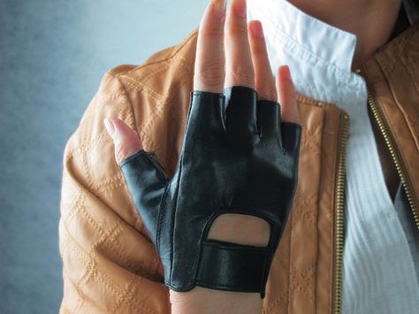 Real Leather Fingerless Short Gloves - Black Lambskin Unlined Bicycle Driving Gloves - Sheepskin  - Women - Handmade Gloves Aesthetic, North Face Gloves, Fingerless Leather Gloves, Black Fingerless Gloves, Leather Fingerless Gloves, Gogo Tomago, Short Gloves, Minako Aino, Allison Argent