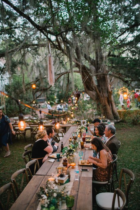 Casual Backyard Wedding, Couples Shower Themes, Casual Reception, Casual Wedding Reception, Backyard Wedding Reception, Wedding Reception Outfit, Wedding Backyard Reception, Couples Bridal Shower, Boda Mexicana