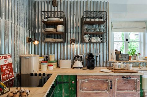 Metal Cabinets Kitchen, Metal Kitchen Backsplash, Modern Metal Kitchen, Old Style Kitchen, Metal Backsplash Kitchen, Vintage Industrial Kitchen, Espresso Kitchen Cabinets, Metal Cabinets, Cheap Kitchen Cabinets