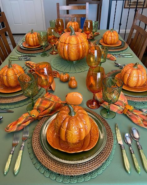 Soup Time? Set a Fall Pumpkin Tablescape, Autumn, pumpkins, More information about it all in my blog post about it here: https://www.whispersoftheheart.com/blog/2020/9/2/soup-time-set-a-fall-tablescape Thanksgiving Table Settings Diy, Pumpkin Tablescape, Thanksgiving Tablecloth, Fall Tablecloth, Tafel Decor, Green Tablecloth, Fall Table Settings, Fall Tablescapes, Thanksgiving Table Settings