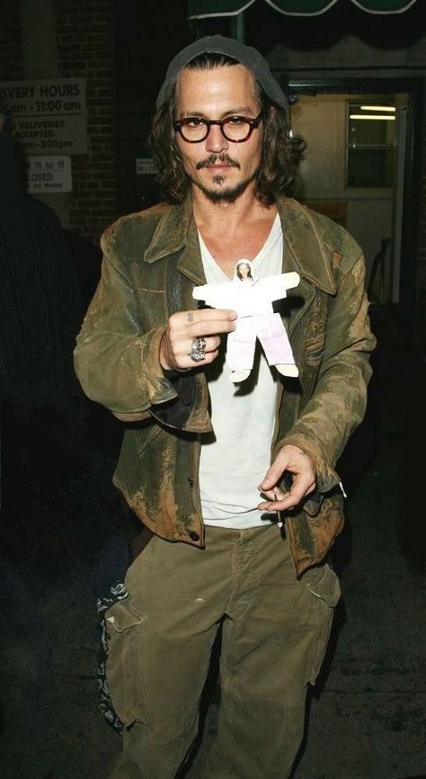 John Depp, Johnny Depp Style, Young Johnny Depp, Johnny Depp Pictures, Johnny D, Estilo Hippie, I'm With The Band, Captain Jack, Beautiful Man