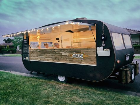 Caravan Cafe Ideas, Food Caravan, Caravan Food Truck Interior, Food Truck Design Exterior, Caravan Food Truck, Food Caravan Design, Food Trailer Exterior Design, Retro Food Trailer, Caravan Shop