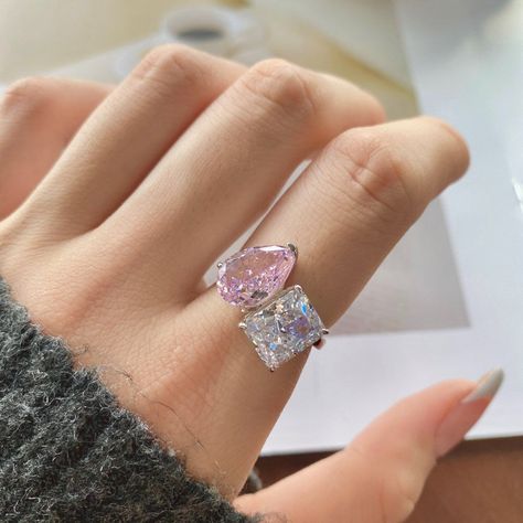 Kylie Ring, Pink Diamond Ring Engagement, Kylie Jenner Rings, Ring Reference, Pink Stone Engagement Rings, Pink Diamond Engagement Ring, Dream Rings, Ring Inspo, Pink Diamond Ring