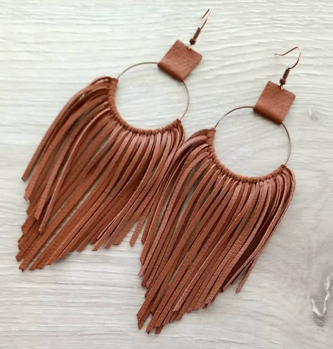 Boho Leather Jewelry, Denim Earrings, Leather Jewellery, Unique Jewelry Gifts, Jewelry Making Necklace, Metalsmithing Jewelry, Boho Leather, Beaded Jewelry Tutorials, Leather Fringe