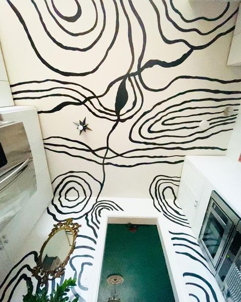 Stairwell Mural Ideas, Hand Painted Bathroom Wall Mural, Graphic Wall Paint, Hand Painted Wall Murals Diy, Interior Mural Wall, Kitchen Mural, Hand Painted Mural, Bathroom Wall Mural, Painted Mural