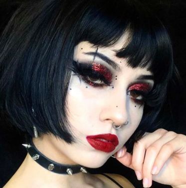 Valentines Goth Makeup, Dark Vampy Makeup, Maquillaje Dark, Uncanny Art, Goth Makeup Looks, Goth Makeup Tutorial, Goth Eye Makeup, Vampy Makeup, Photography Reference