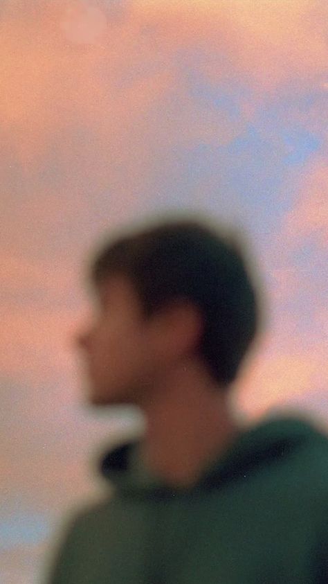 Alec Benjamin Aesthetic Wallpaper, Alec Benjamin Aesthetic, Benjamin Aesthetic, Alec Benjamin Wallpaper, Alec Benjamin, Christmas Background Images, Corgi Pictures, Sunset Silhouette, Banner Background Images