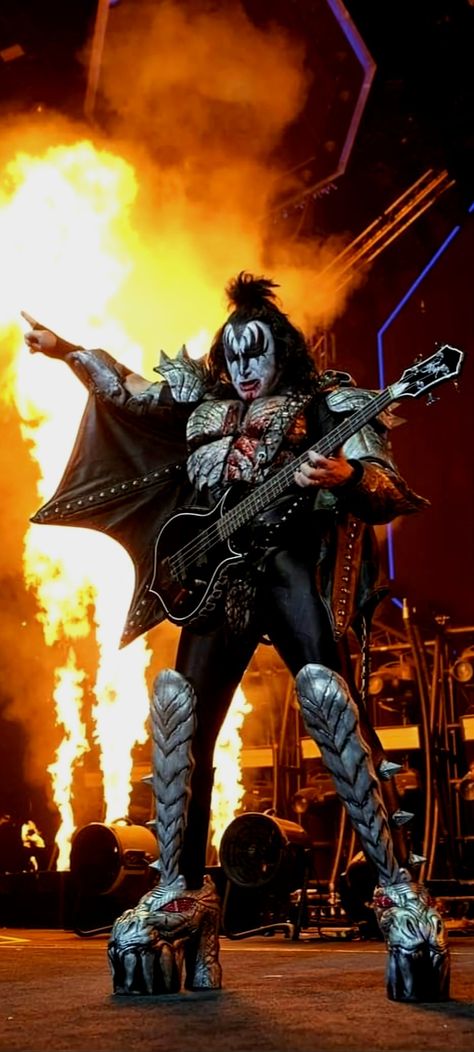 Kiss Artwork, Gene Simmons Kiss, Kiss Music, Kiss Costume, Kiss Concert, Kiss Goodnight, Eric Carr, Rock N Roll Art, Kiss Army