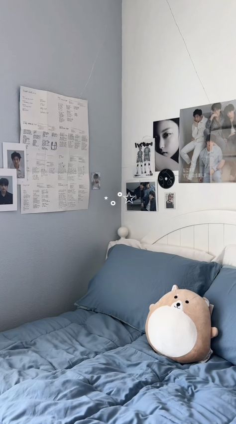 Room Inspo Kpop, Light Blue Rooms, Korean Room, Small Room Interior, Ocean Room Decor, Study Desks, Cute Bedroom Ideas, Dekorasi Kamar Tidur, Room Redesign