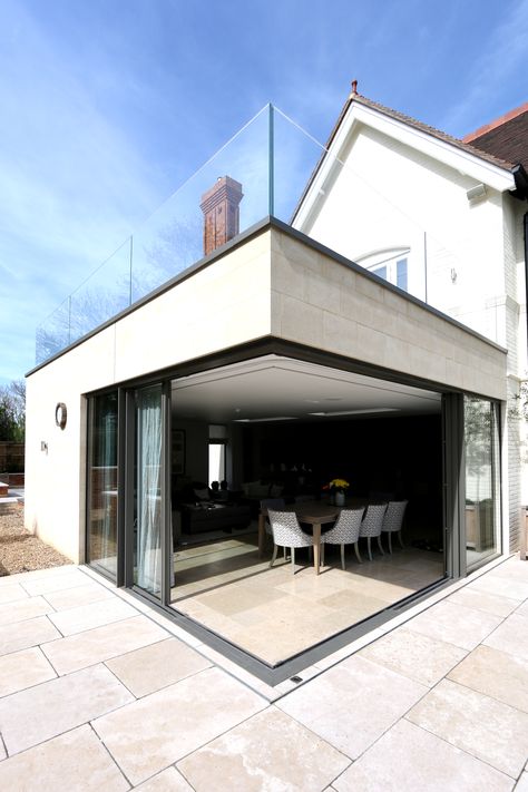 Winter Hill used open corner #slidingdoors to create an open, frameless corner and are the synopsis of the indoor-outdoor design trend. #slidingdoubleglazeddoors #doubleglazedslidingdoors #slidingpatiodoors #largeexternaldoors #slidingdoorsinternal #slidingdoorsframe #dontmoveimprove #architecture #londonarchitecture #architecture_lovers #archdaily #architects #londonarchitecture #londonhomes #londondesign #homedesign #moderninteriors Corner Sliding Doors Exterior, Sliding Door External, Sliding Door Terrace, Corner Sliding Doors, Foldable Doors, Sliding Doors Internal, Brunswick House, Door Decks, Stacking Doors