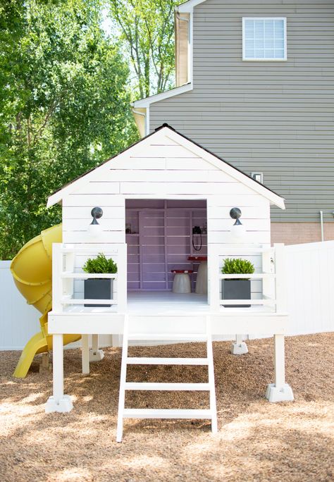 Porch And Patio Paint, Diy Kids Playhouse, Backyard Play Spaces, Playhouse Plans, Roof Edge, Diy Playhouse, Backyard Playhouse, Painted Patio, Playhouse Outdoor