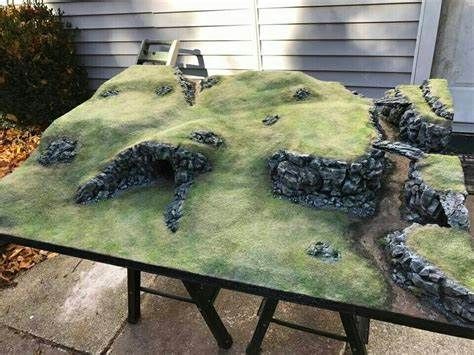 Make this with raise off hills to point out caves inside. Make this ... Dnd Diy, Aquarium Terrarium, Warhammer Terrain, 40k Terrain, Game Terrain, Spooky Town, Candy Land Christmas Decorations, Halloween Village, Wargaming Terrain