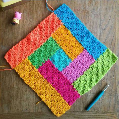 Heather on Instagram: “The lovely @whimsyhen  asked me what I was making this time last year and it was this! My first log cabin c2c square 🌈🌈 which was what I…” Crochet 10 Stitch Blanket, Log Cabin Crochet, C2c Crochet Blanket, Granny Square Crochet Patterns Free, Crochet Blanket Designs, Crochet Blanket Afghan, Crochet Blocks, C2c Crochet, Crochet Flower Tutorial