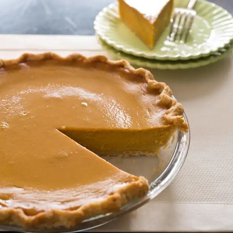 Vegan Pumpkin Pie Recipe, Vegan Sweet Potato Pie, Pumpkin Pie From Scratch, Tarte Vegan, Sweet Potato Pies, Sweet Potato Pie Southern, Pumpkin Pie Ideas, Vegan Pie Crust, Cooks Country