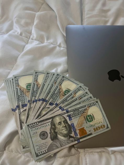 Pay Aesthetic, Money Vision Board, Luxurious Lifestyle, Money On My Mind, Manifestation Board, Money Goals, Money And Happiness, Big Money, Money Bag