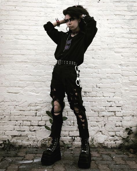 Men Goth Aesthetic, Male Edgy Outfits, Metal Aesthetic Outfits Men, Goth Style Outfits Men, Goth Guy Clothes, Emo Goth Outfits Men, Tradgoth Outfits Men, Goth Mens Fashion Street Style, Goth Outfits Masculine