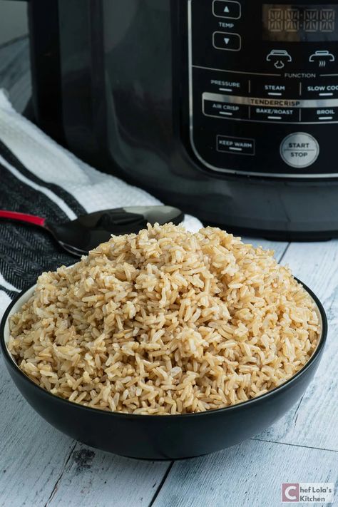 Instant pot Brown Rice - Chef Lola's Kitchen Brown Rice Instant Pot, Cooking Brown Rice, Instant Pot Brown Rice, Rice Instant Pot, Easy Healthy Meal Prep, Insta Pot, Chicken Stew, Jasmine Rice, Pressure Cooking