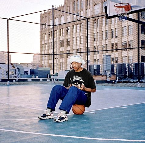 Jean Dawson, Men Fashion Photoshoot, Basketball Photography, Shoes Photography, Mens Fashion Streetwear, Photoshoot Concept, Photography Poses For Men, Streetwear Men Outfits, Urban Photography