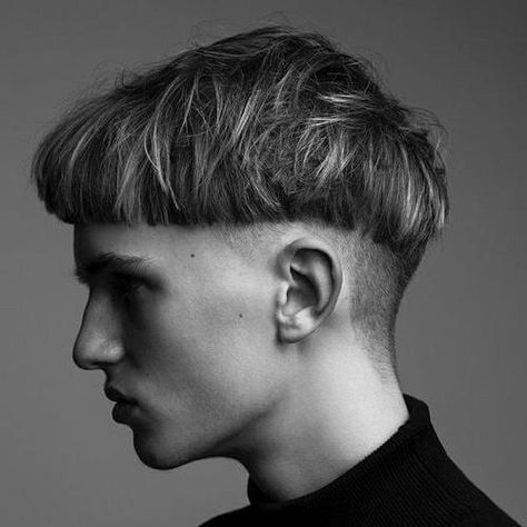 Bowl Cut Hair, Mushroom Haircut, Classic Mens Haircut, Haircut Names For Men, Flat Top Haircut, Bowl Haircuts, Long Hair On Top, Mens Hair Trends, Men Hairstyles