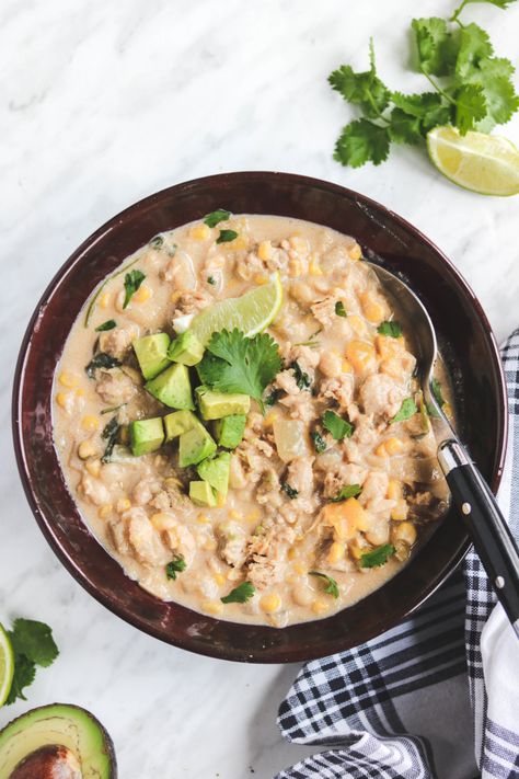 Vegan Creamy White "Chicken" Chili - Okonomi Kitchen Chili With Chickpeas, White Chicken Chili Recipe Crockpot, Chicken Chili Crockpot, White Bean Chicken Chili, Creamy White Chicken Chili, Vegetarian Chicken, White Chili Chicken Recipe, Gluten Free Chili, Chicken Chili Recipe