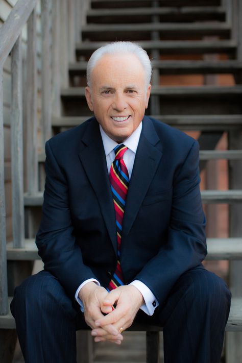 John Macarthur Sermons, John Macarthur, Worship The Lord, Christian Ministry, Grace To You, New Photo Download, Famous Authors, Men In Uniform, Baptist Church