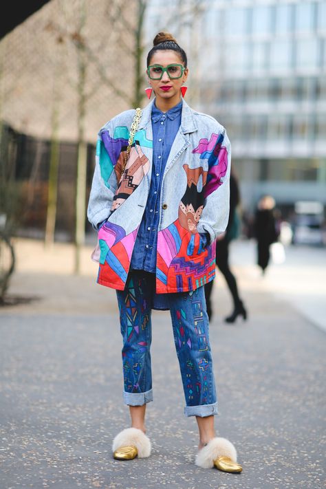 The Best Street Style At London Fashion Week Autumn Winter 2017 London Fashion Week Street Style, London Fashion Weeks, 일본 패션, Tokyo Street Fashion, Denim On Denim, London Street Style, Street Style Trends, Funky Fashion, Mode Inspo