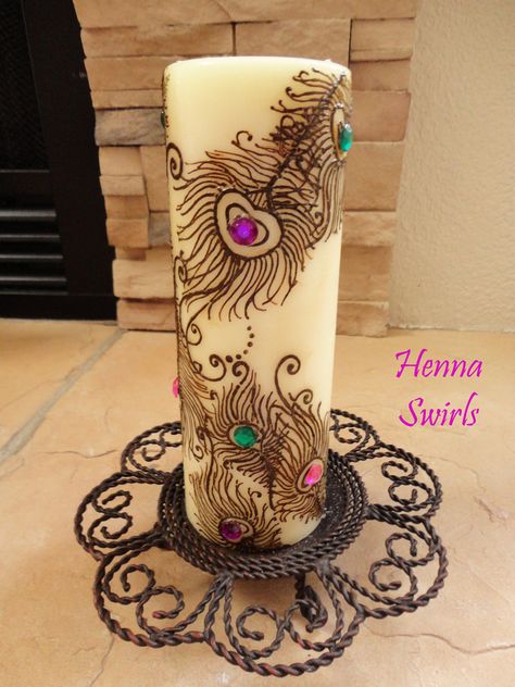 Feather Candle, Henna Candle, Decorated Candles, Candles Art, Henna Candles, Diy Diwali Decorations, Henna Night, Peacock Decor, Unity Candle Sets