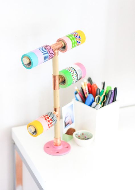 DIY Craft Supply Organization - Washi Tape Holder Washi Tape Holder, Diy Washi Tape, Pins Diy, Shortcake Recipe, Rug Tutorial, Playdough Kits, Organize Craft Supplies, Washi Tape Diy, Playdough Recipe