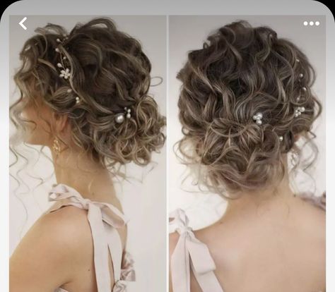 Low Messy Curly Bun Bridesmaid Hair, Curly Hair Low Updo, Short Curly Wedding Hair Natural Curls, Bridal Hair For Curly Hair, Wedding Hair Curly Updo, Wedding Updo For Curly Hair, Short Curly Bridal Hair, Natural Curly Wedding Hairstyles, Curly Bun Updo