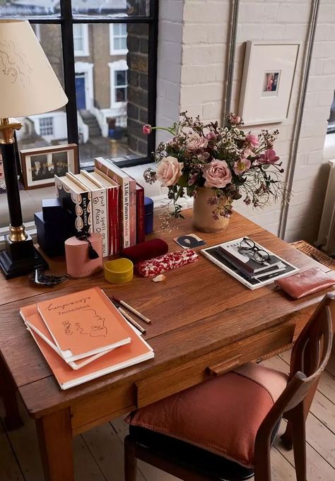 Affordable Desk, London Office, Office Desk Decor, Alexa Chung, Desk Setup, Office Inspiration, Home Office Design, House Garden, Decoration Design