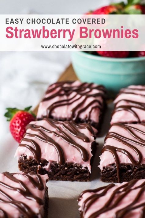 Brownies With Strawberry Frosting, Strawberry Chocolate Brownies, Strawberry Brownies From Scratch, Brownie With Frosting, Brownies With Strawberries, Brownie Flavors, Strawberry Brownies Recipe, Brownies With Frosting, Frosted Brownies