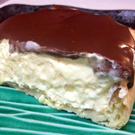 Ganache Recipes, Chocolate Eclair Dessert, Eclairs Dessert, Eclair Cake Recipes, Chocolate Eclair Cake, Cake With Chocolate Ganache, Eclair Recipe, Chocolate Ganache Recipe, Eclair Cake