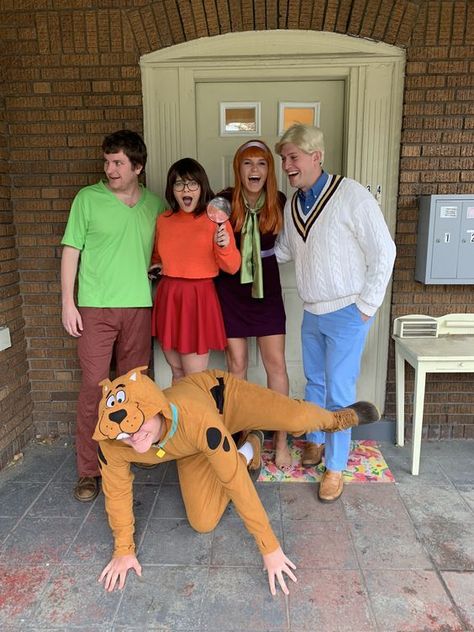 Scooby Doo Disfraz, 4 People Halloween Costumes, 4 Person Halloween Costumes, Scooby Doo Halloween Costumes, Funny Group Halloween Costumes, Cartoon Halloween Costumes, Halloween Costumes For Work, Costume Carnaval, Cute Group Halloween Costumes