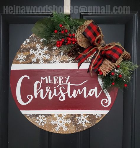 Christmas Wooden Circle Door Hanger, Christmas Wreaths Wood Circle, Pizza Pan Wreaths For Front Door, Christmas Signs Circle, Merry Christmas Circle Wood Signs, Circle Wood Signs Diy Christmas, Wood Rounds Door Hanger Christmas, Circle Cricut Signs, Christmas Wood Circles