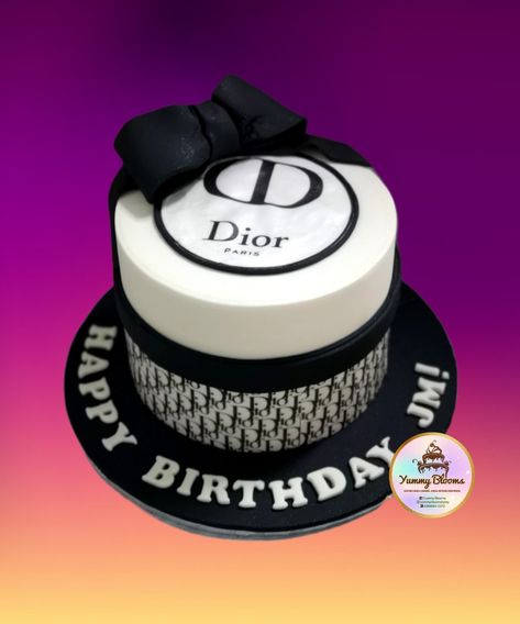 Dior Cake Ideas Birthday, Cake Dior Birthday, Dior Cake Ideas, Christian Dior Cake, Dior Birthday Cake, Dior Cake, Dior Party, Birthday Plans, Cake Logo Design