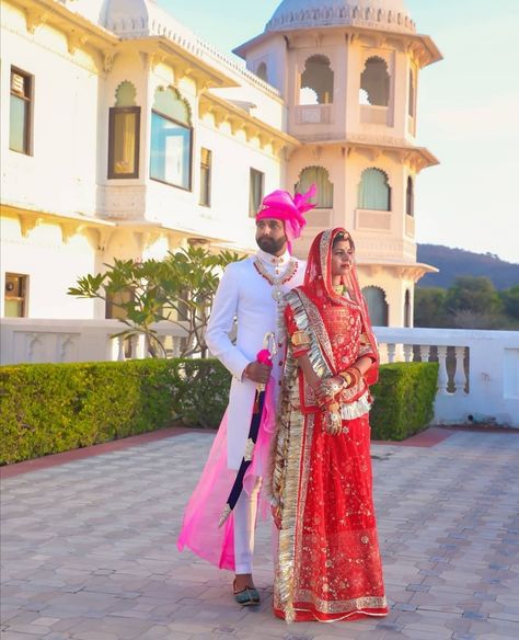 Rajput Wedding Photography, Jodhpuri Couple Photoshoot, Rajputi Couple Poses, Rajputi Cupal Pose, Couple Poses Rajputi, Rajput Wedding Poses, Rajputi Pre Wedding Shoot, Rajputi Wedding Couple Poses, Rajput Couple Photoshoot