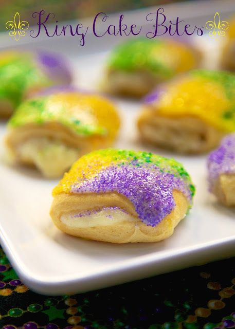 Easy King Cake, King Cake Bites, Mousse Au Chocolat Torte, King Cake Recipe, Resipi Kek, Mardi Gras King Cake, Mardi Gras Food, Colored Sugar, Plain Chicken