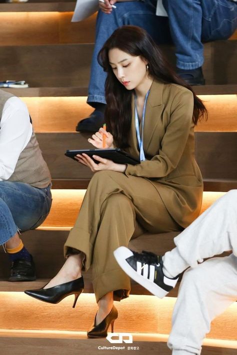 Seo Ji Hye Fashion, Seo Dan Outfits, Kiss Sixth Sense Kdrama, Celebrity Kdrama Outfits, Kiss Sixth Sense, Korean Office, Office Wear Dresses, Seo Ji Hye, Women Ceo