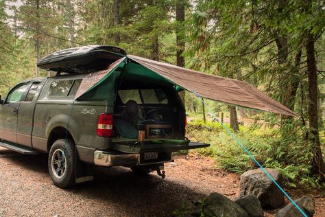 Tarp Tip #6: If trees aren’t your thing, hang the tarp off the back of your ride. Pop your hatchback for extra loft and enjoy a rain-free workspace for cooking and competitive dance-offs. Competitive Dance, Tarp Shelters, Car Tent Camping, Camping Canopy, Truck Bed Camping, Camping Organization, Truck Camping, Diy Camping, Camping Essentials